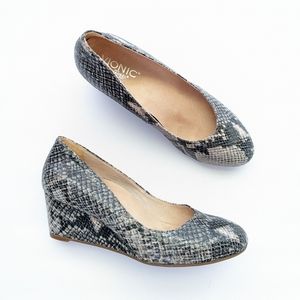 Vionic Antonia Sz 7.5 Snake Skin Print Wedges